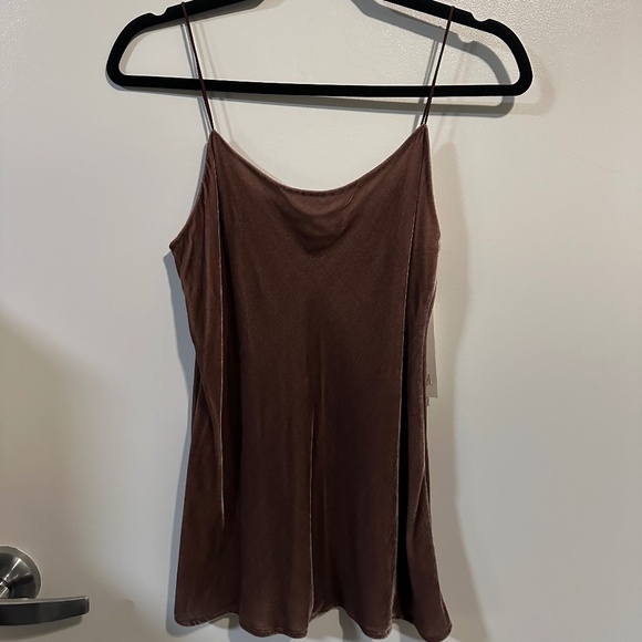 Vince Velvet Cami - Picture 4 of 6